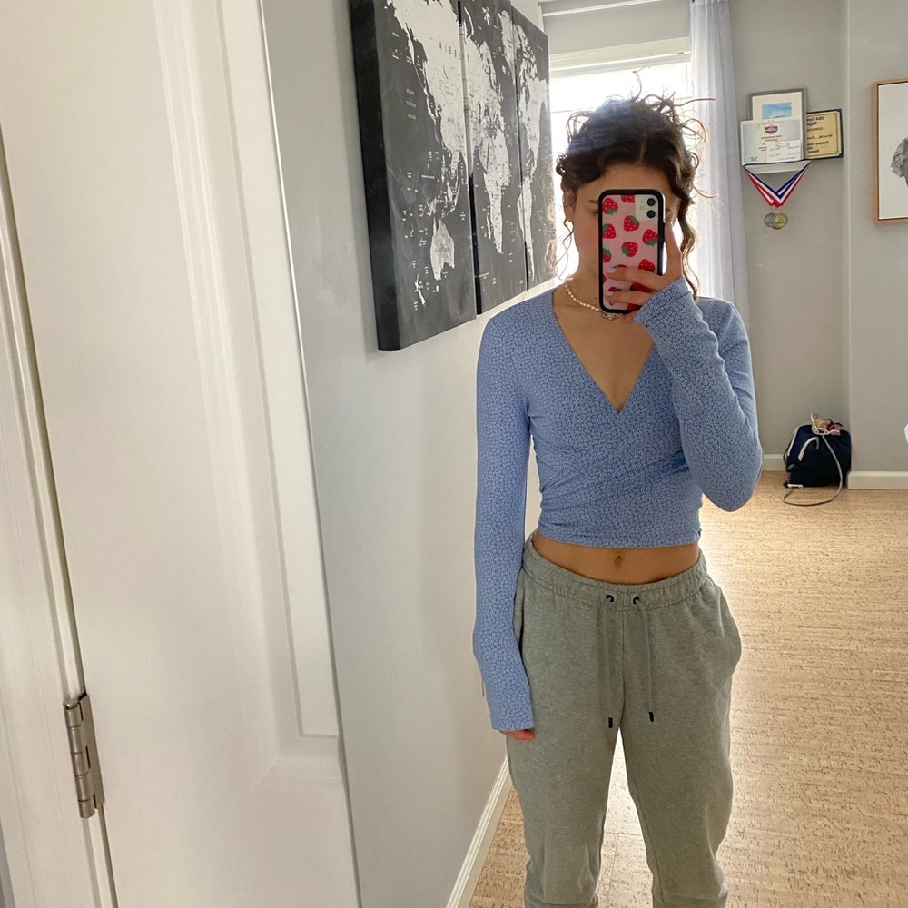Brandy melville long sleeve wrap top